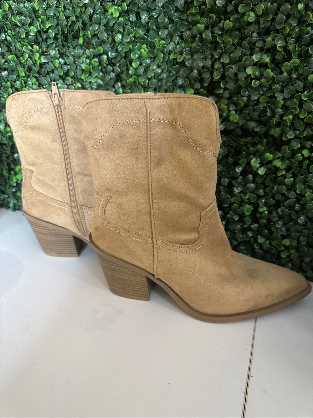 Universal Thread Tan Suede Western Ankle Boots